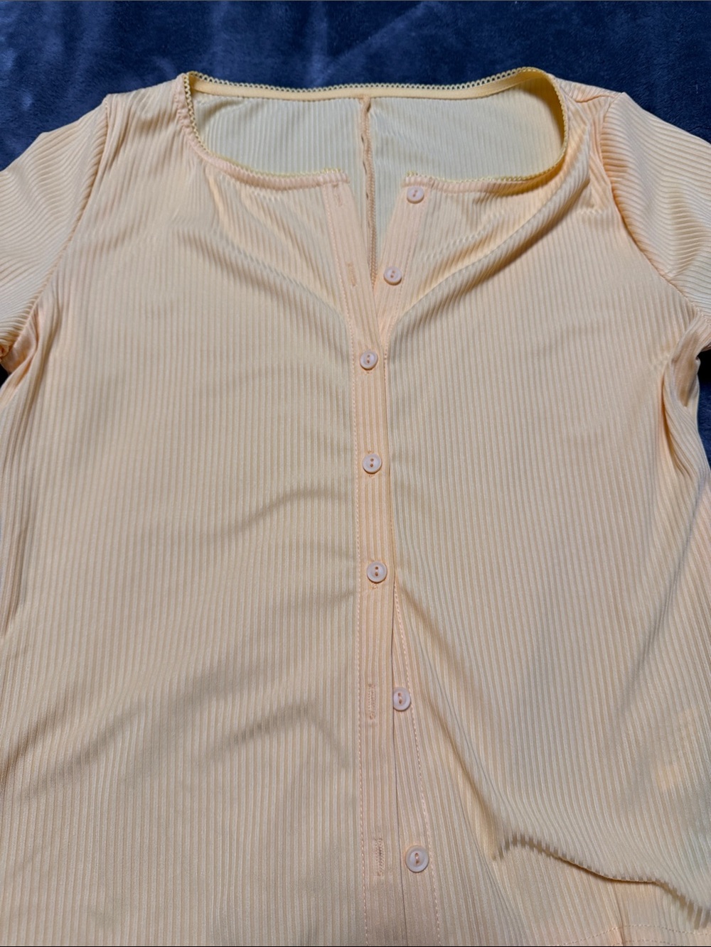 Zaful Soft Yellow Ribbed Button-Front Top - Picture 2 of 6